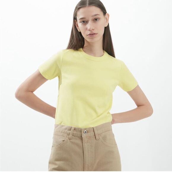 2/$20 Uniqlo Unique U Crew Neck Short-Sleeve T-Shirt - Picture 1 of 8